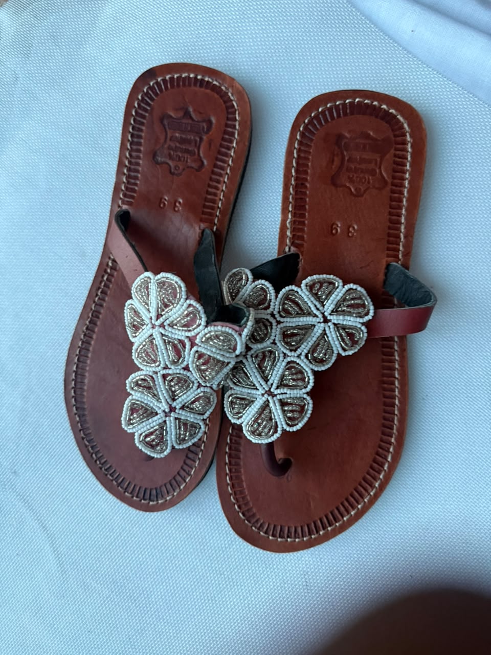 Ivory Blossom beaded leather sandals EU 39