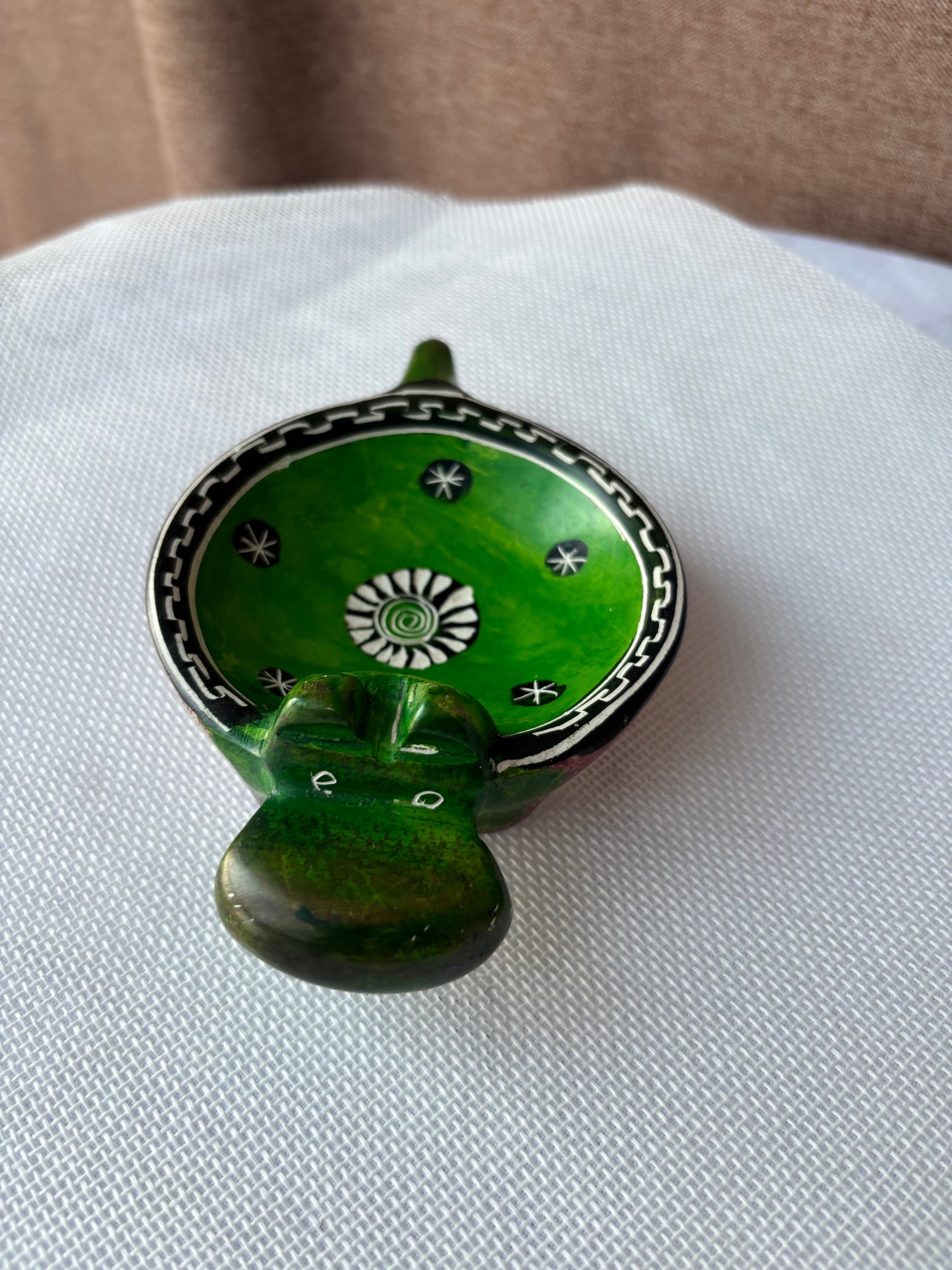 Green hand-painted safari ashtray top view