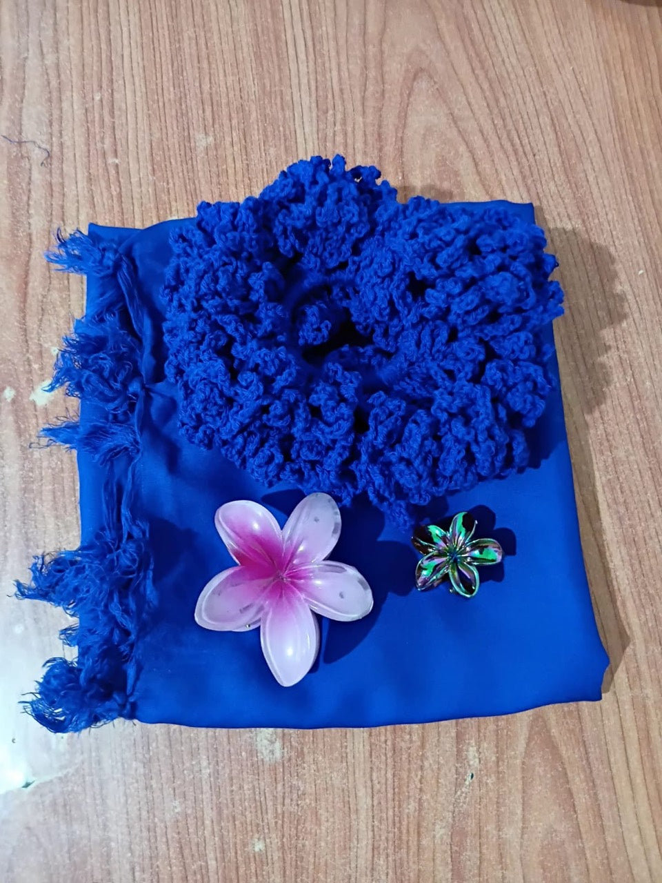 Royal blue scarf scrunchie and flower hair clips set