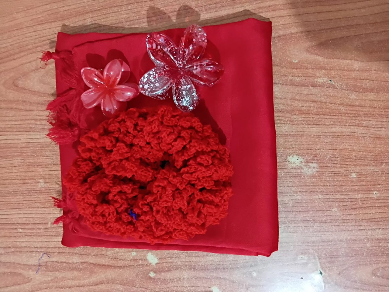 Red scarf scrunchie and flower hair clips set
