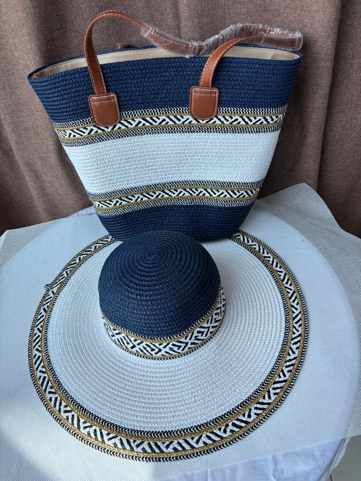 SAHARA woven hat and tote set in navy and cream