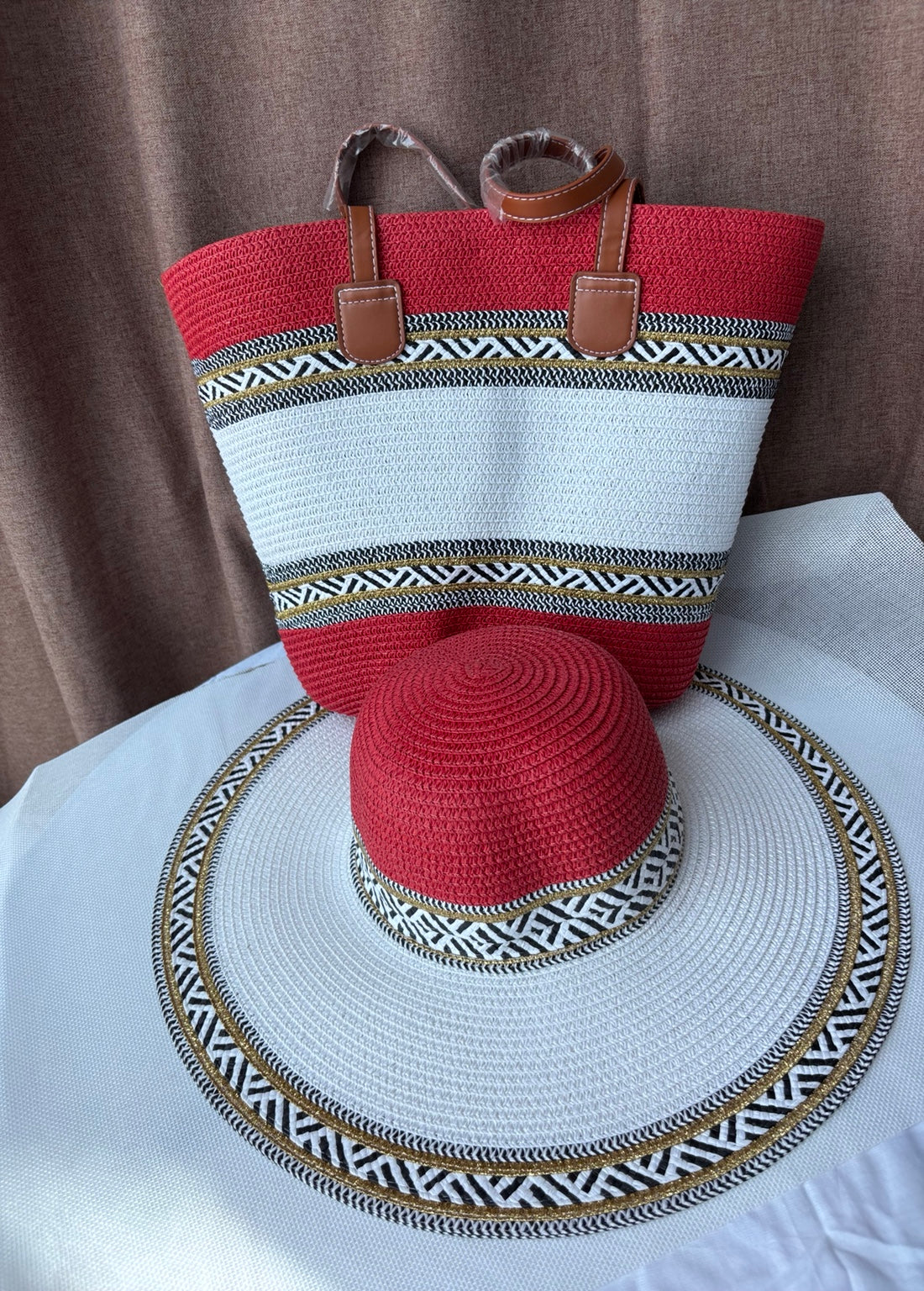 SAHARA woven hat and tote set in red and cream